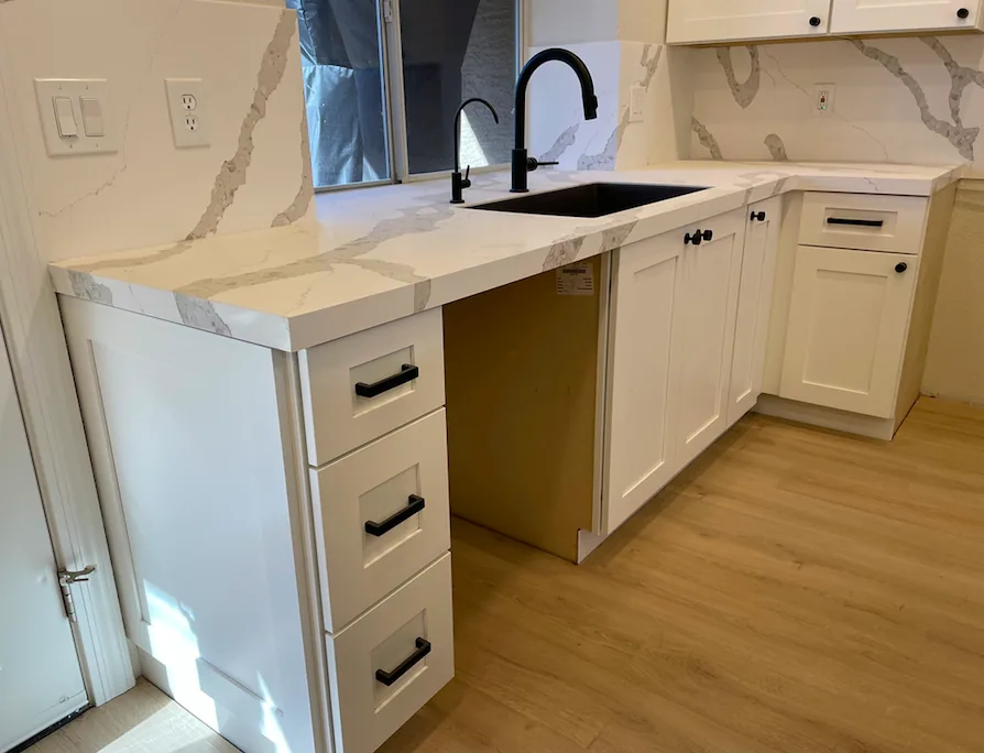 Kitchen remodel with quartz countertops and custom cabinetry, home remodeling serving Mesa, AZ by Orange Cactus Remodeling
